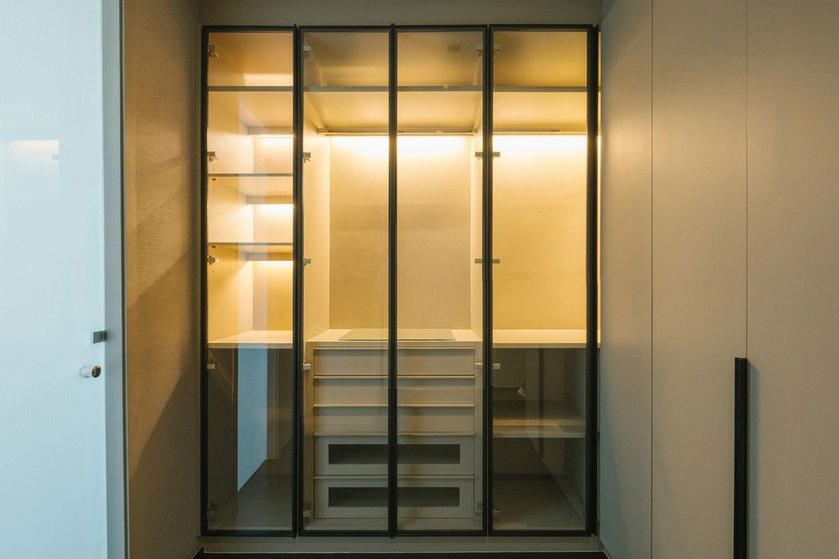 รูป Modern 3-Bedroom Duplex Penthouse for Sale in Nana - รูปที่ 21/23