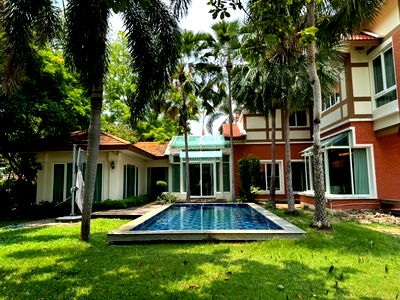 บ้านเดี่ยว นนทบุรี : ขายคฤหาสน์หรู พฤกษ์ภิรมย์ รีเจนท์ ราชพฤกษ์ - รัตนาธิเบศน์ (98) | 5 ห้องนอน พร้อมสระว่ายน้ำส่วนตัว
