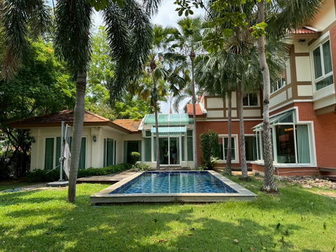 Luxury mansion for sale: Pruksa Phirom Regent Ratchapruek-Rattanathibet (98) | 5 bedrooms with private pool