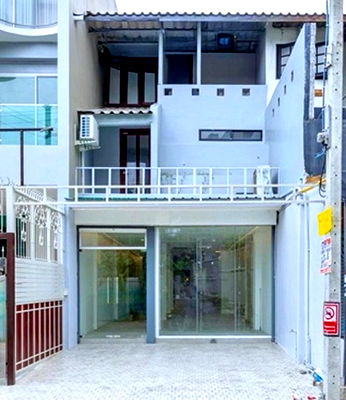 Shophouses for rent BTS Thong Lo (Thong Lor) : Thonglor BTS Ekkamai 499m. Ekkamai 2-8 stainless steel kitchen for rent in the building and restaura