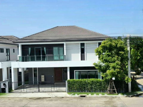 ให้เช่าบ้านเดี่ยว หมู่บ้าน CENTRO Vibhavadi   | 70,000 บ./ด. | ที่ดินขนาด 63 ตรว.  4 ห้องนอน  6ห้องน้ำ 1ห้องครัว 2ห้องโถง  |ที่จอดรถในร่ม 3 คัน