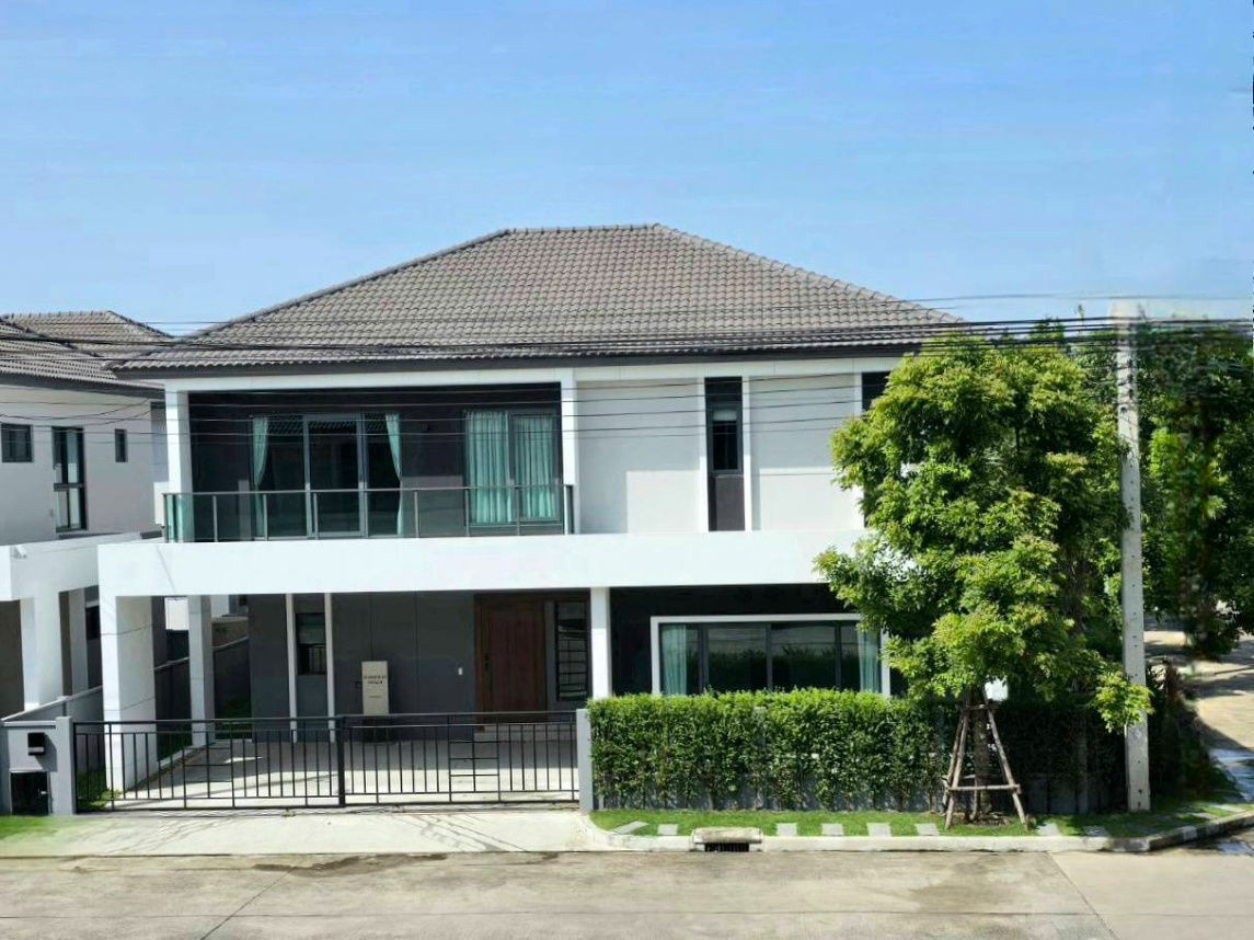 รูป ให้เช่าบ้านเดี่ยว หมู่บ้าน CENTRO Vibhavadi   | 70,000 บ./ด. | ที่ดินขนาด 63 ตรว.  4 ห้องนอน  6ห้องน้ำ 1ห้องครัว 2ห้องโถง  |ที่จอดรถในร่ม 3 คัน - รูปที่ 1/24