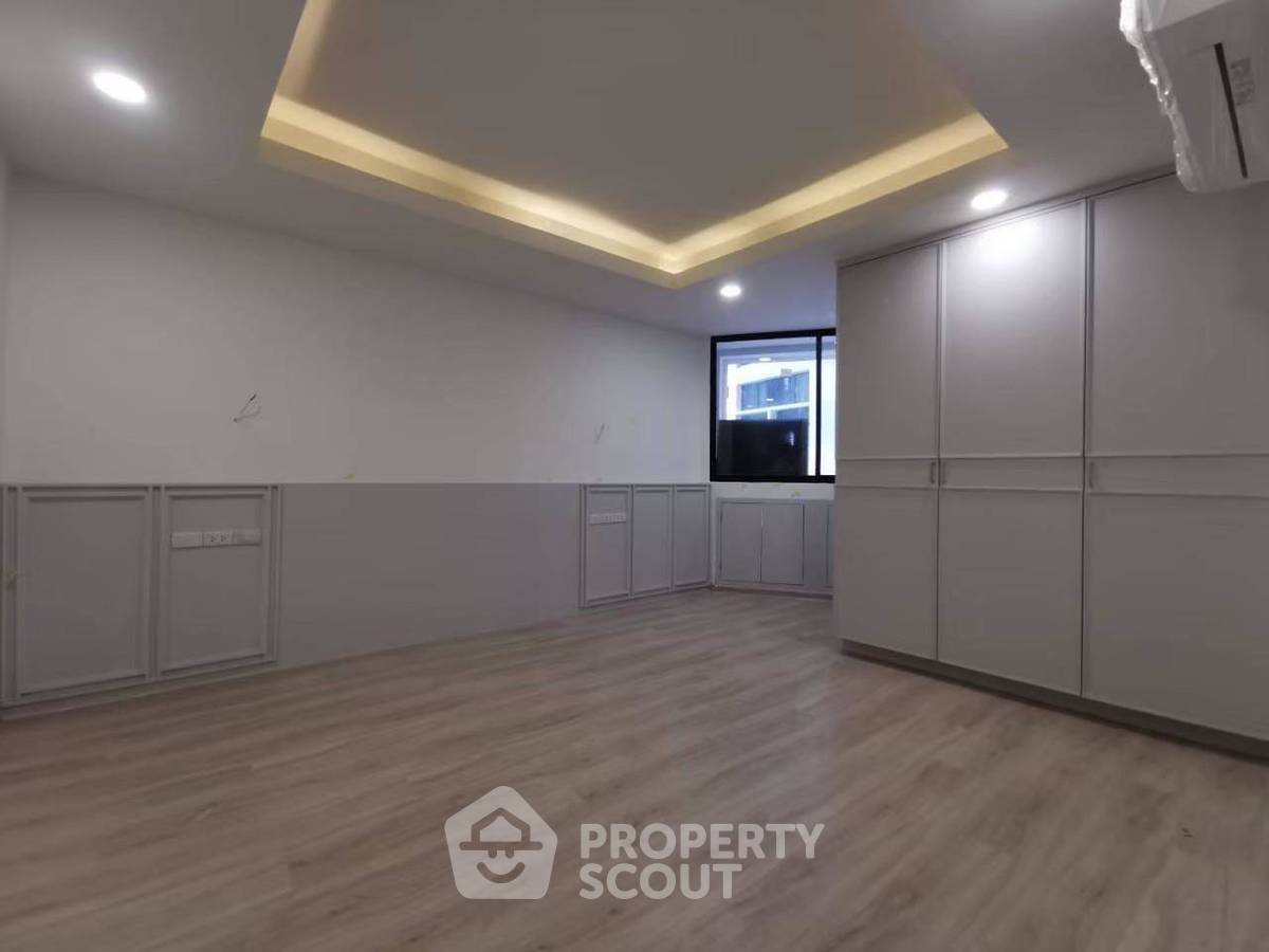 รูป คอนโด 4-ห้องนอน ที่ เพรสซิเดนท์ ปาร์ค คอนโดมิเนี่ยม ใกล้ MRT ศูนย์การประชุมแห่งชาติสิริกิติ์ (ID 2281561) - รูปที่ 19/26