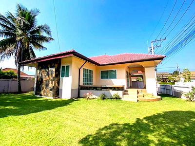 บ้านเดี่ยวให้เช่า : 🏡 ให้เช่าบ้านเดี่ยว มีเนื้อที่สวนกว้าง ในโครงการคุณภาพ เดินทางสะดวก ติดถนนเชียงใหม่-แม่ริม