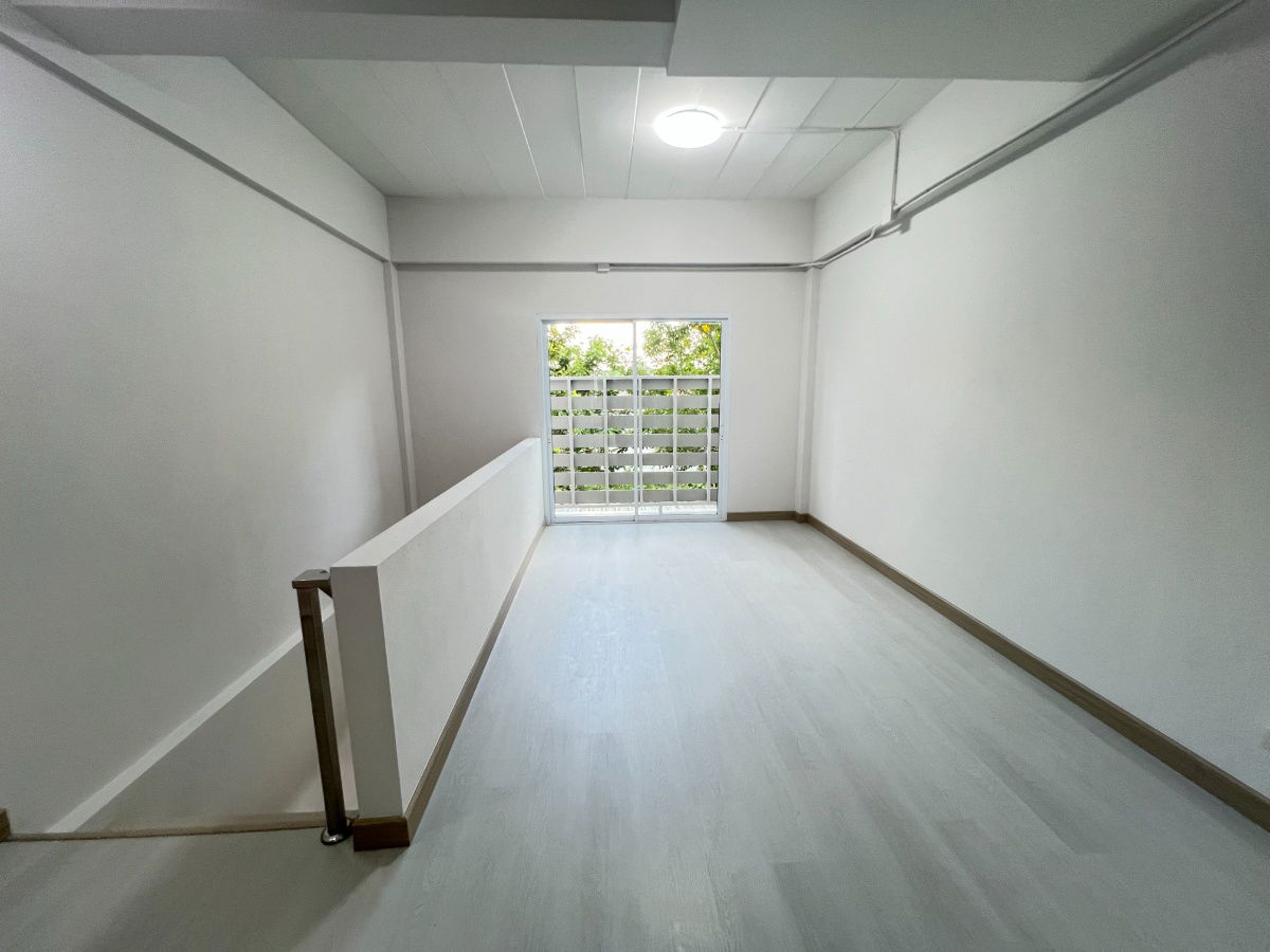 รูป โฮมออฟฟิศ 3 ชั้น（ 3 ห้องนอน 4 ห้องน้ำ ） ตรงข้าม โฮมโปรสันทราย (Homepro สันทราย)  - รูปที่ 13/15