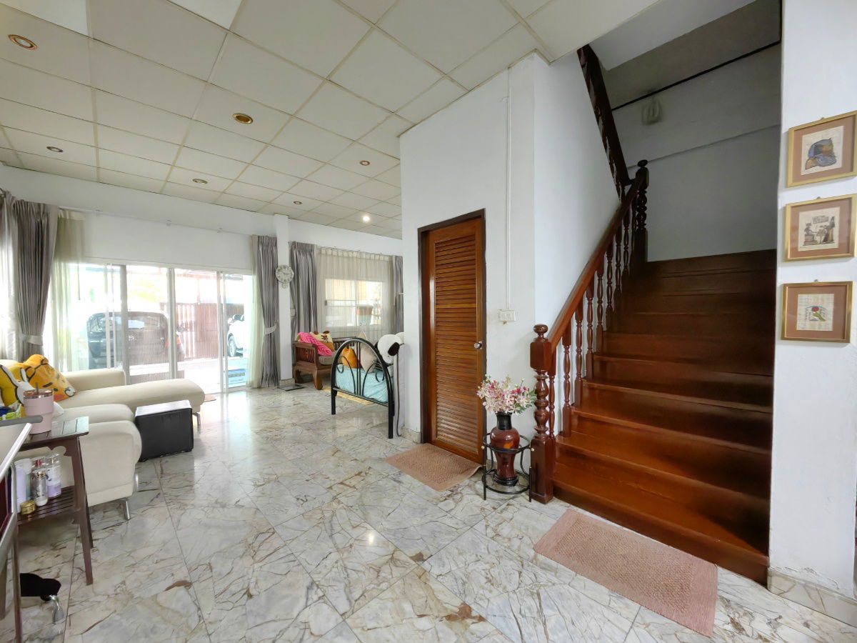 รูป ทาวน์โฮม 2 ชั้น 39 ตร.ว. ทำเลดี เดินทางสะดวก ใกล้แฟชั่นไอส์แลนด์   - รูปที่ 8/29