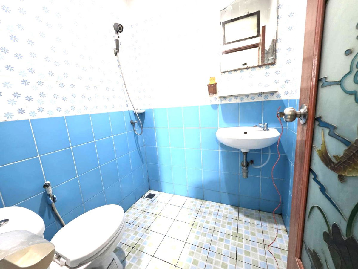รูป ขายด่วน!! ทาวน์โฮมแปลงริม 36.2 ตร.ว. ใกล้นิคมฯ, แหลมฉบัง ,พัทยา,และที่สำคัญใกล้ทะเล!!!หมู่บ้านณัฐกรวิลเลจ หนองปรือ บางละมุง ชลบุรี - รูปที่ 9/17