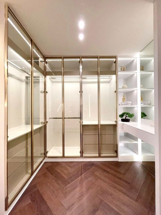 รูป ขายคอนโดศรีธนา 2 ชั้น 4 ห้อง 2 ห้องนอน ขนาดกว้างขวาง บนถนนห้วยแก้ว นิมมานเหมินทร์ ตกแต่งบิ้วอินเฟอร์นิเจอร์และเครื่องใช้ไฟฟ้าครบ- SW002887 - รูปที่ 21/32