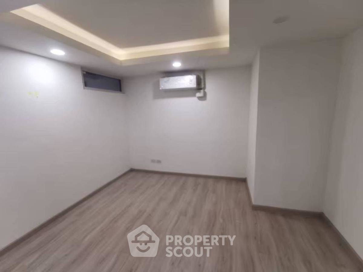 รูป คอนโด 4-ห้องนอน ที่ เพรสซิเดนท์ ปาร์ค คอนโดมิเนี่ยม ใกล้ MRT ศูนย์การประชุมแห่งชาติสิริกิติ์ (ID 2281561) - รูปที่ 15/26