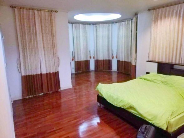 รูป รังสิต คลอง 3 รร.นานาชาติสยาม 1.4 กม. ภัสสร เช่าบ้านเดี่ยว 2 ชั้น 3 นอน เพียวเพลส รังสิต คลอง 2 1.2 กม. รพ.เอกปทุม 1.4 กม. - รูปที่ 3/8