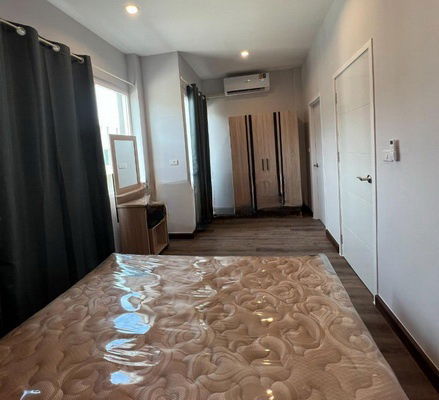 picture FOR RENT CHER SUKSAWAT - PHUTTHABUCHA / 3 bedrooms 2 bathrooms / 17 Sqw. 110 Sqm. **15,000** CLOSE TO KMUTT UNIVERSITY - 7/11