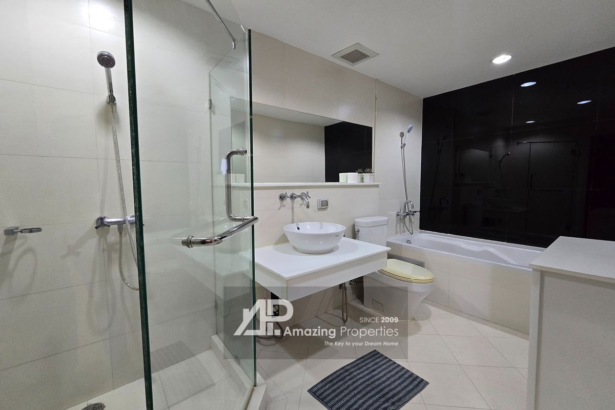 picture Good Deal! 2 bedroom condo near BTS Ekkamai - 9/12