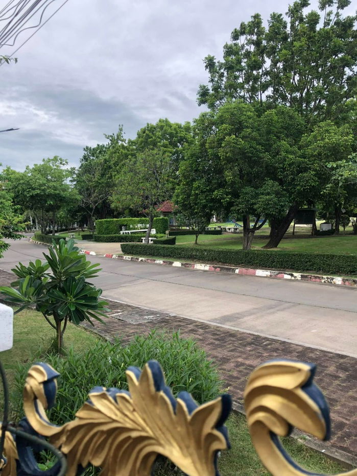 picture Good price, great value, corner house, view opposite the public park, near Future Park Rangsit. - 16/23