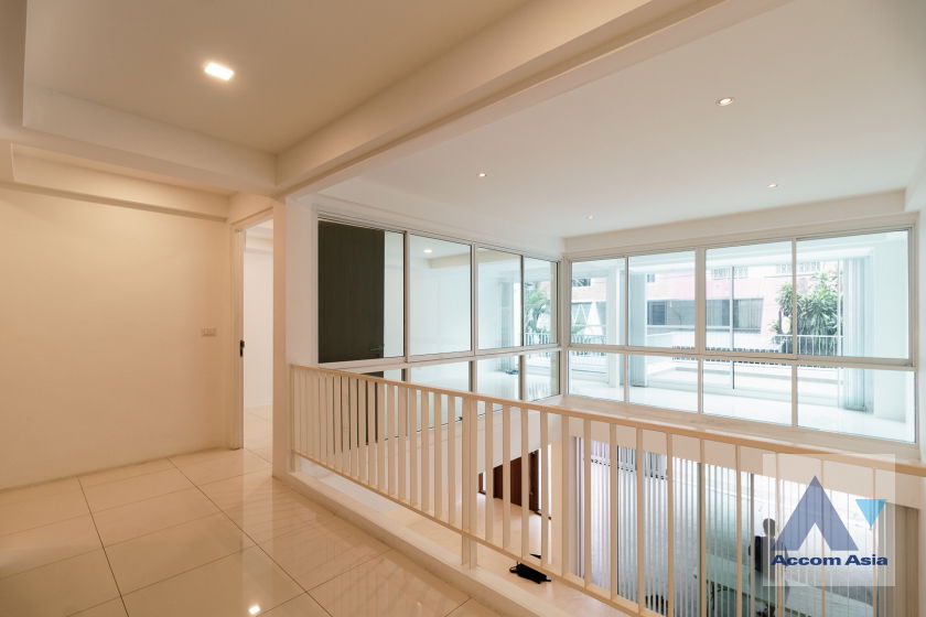 picture 🔼🔽 AccomA 📩 Modern 3.5-Storey Home with Indoor Rooftop – Perfect for Living or Home Office - Near BTS (1715007) - 14/20