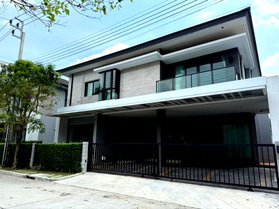 บ้านเดี่ยว นนทบุรี : ขายบ้านเดี่ยวหรู พร้อมอยู่ ในโครงการ The City สะพานมหาเจษฎาบดินทร์ 3 ห้องนอน 5 ห้องน้ำ