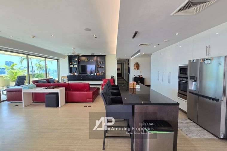 Asoke Penthouse with Benchakitti Park Views