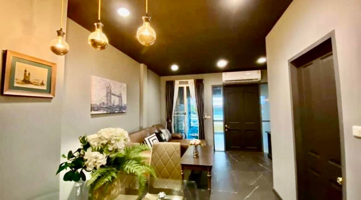 picture code : B220 Baan Klang Muang The Paris Krungthep Kreetha - 4/12