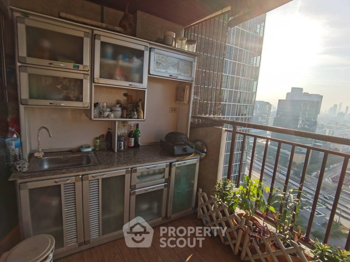 picture 4-BR Condo at Monterey Place Sukhumvit 16 near MRT Queen Sirikit National Convention Centre (ID 512619) - 7/14