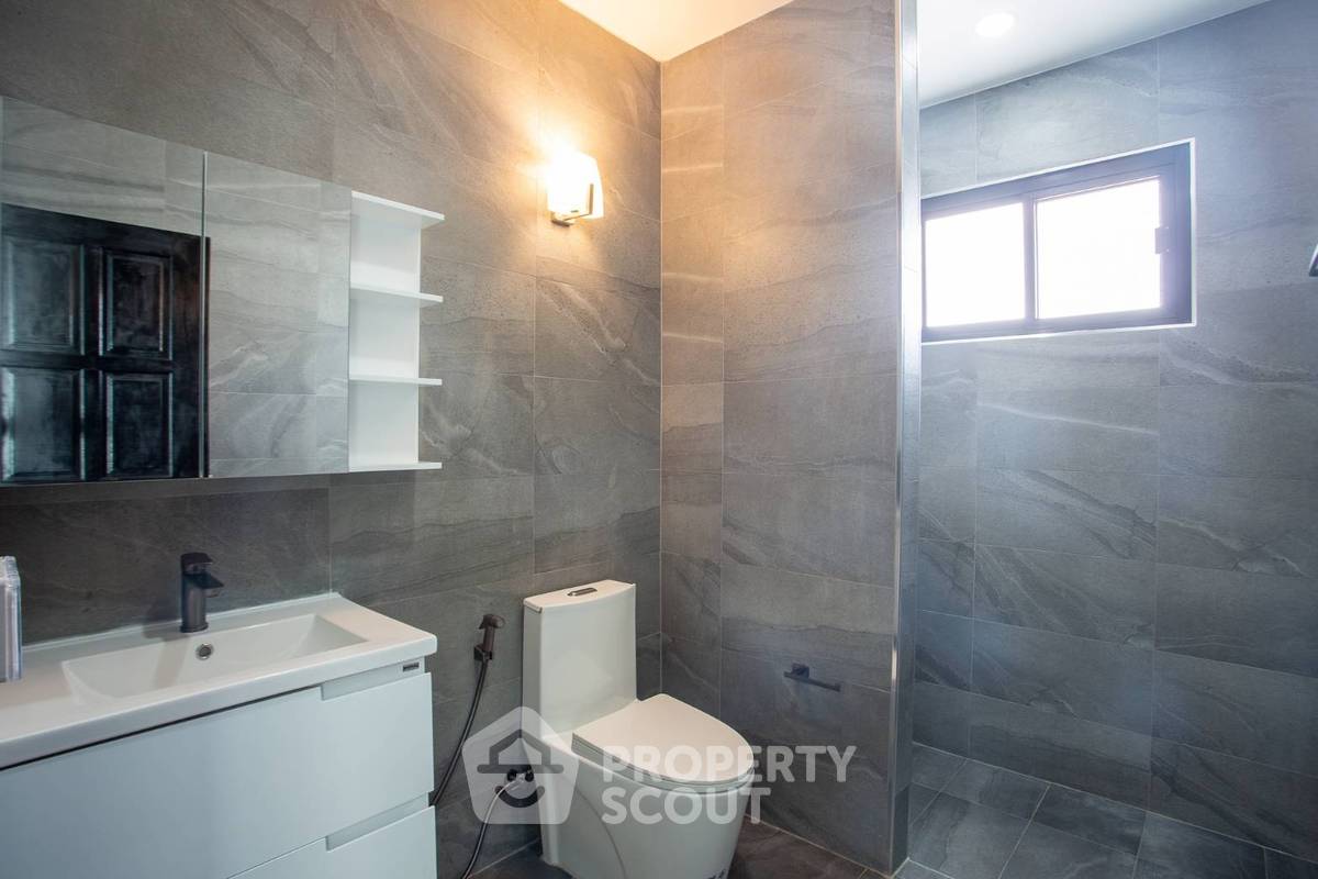 รูป วิลล่า 3-ห้องนอน ใน วังก์พง (ID 1299863) - รูปที่ 12/12