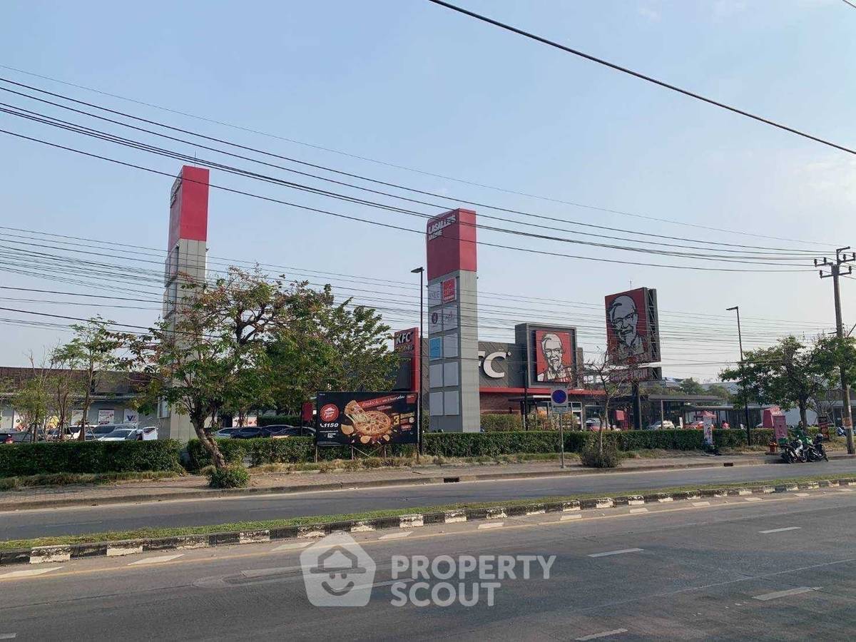 picture 2,800 m² Land for Rent close to Lasalle (ID 2281879) - 9/11
