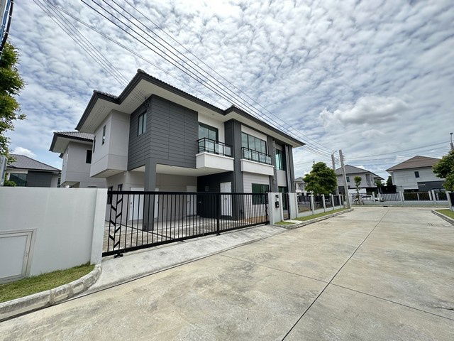 รูป ขายบ้านเดี่ยว 2 ชั้น โครงการชีวารมย์ นครอินทร์ ที่ดิน 94.5 ตรว. ที่ดิน 94.5 ตารางวา แบบบ้าน Sierra พื้นที่ใช้สอย 290 ตารางเมตร 4 ห้องนอน - รูปที่ 2/13
