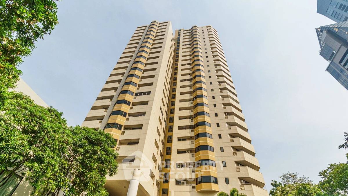 picture 2-BR Condo at Baan Suanpetch Condominium near BTS Phrom Phong (ID 2281582) - 11/11