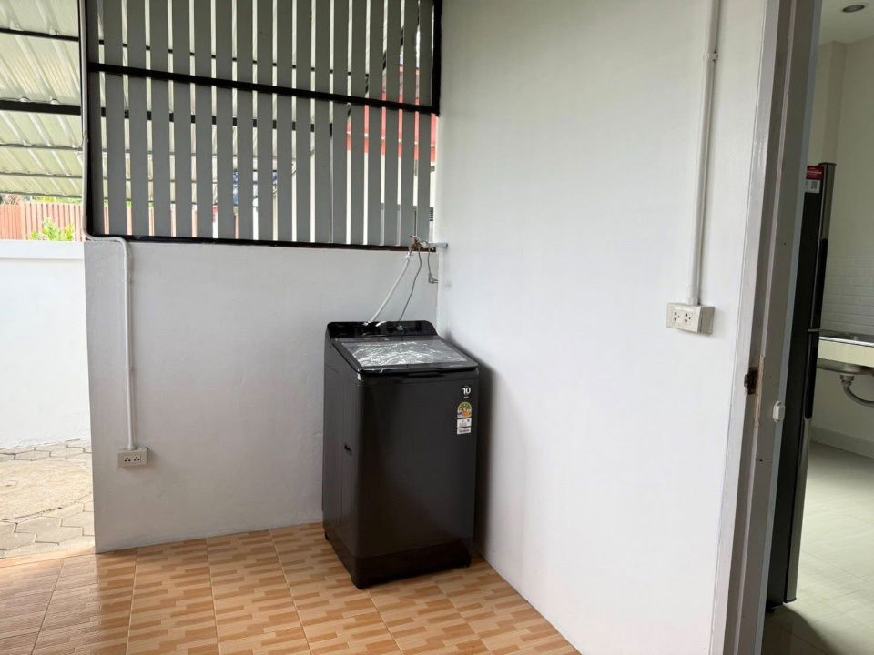 picture Townhome for rent in the B Home Sansai project, only 10 minutes from Meta Mall . Small pets are allowed.- RW006843 - 17/27