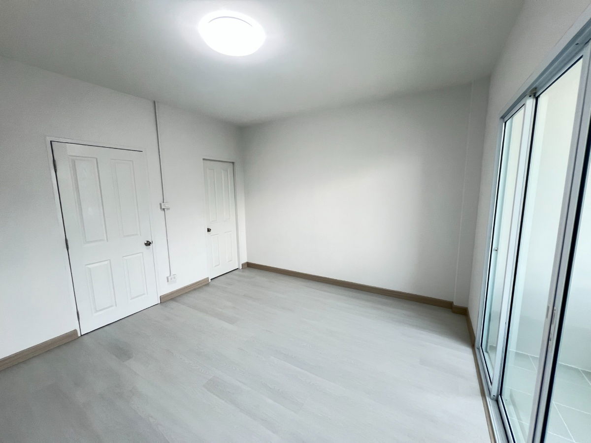 รูป โฮมออฟฟิศ 3 ชั้น（ 3 ห้องนอน 4 ห้องน้ำ ） ตรงข้าม โฮมโปรสันทราย (Homepro สันทราย)  - รูปที่ 10/15