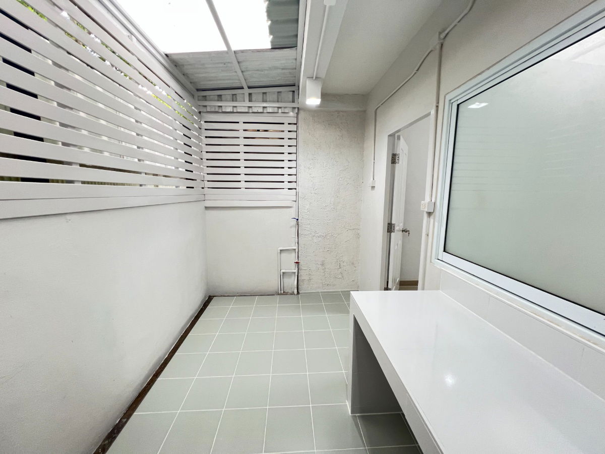 รูป โฮมออฟฟิศ 3 ชั้น（ 3 ห้องนอน 4 ห้องน้ำ ） ตรงข้าม โฮมโปรสันทราย (Homepro สันทราย)  - รูปที่ 6/15