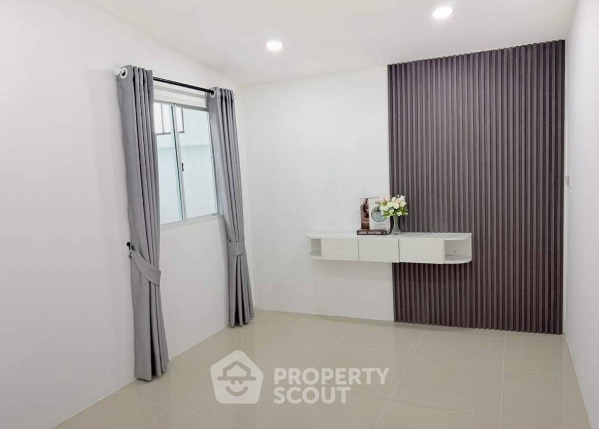 รูป บ้าน 3-ห้องนอน ใกล้ พัทยาตะวันออก (ID 2280642) - รูปที่ 6/14