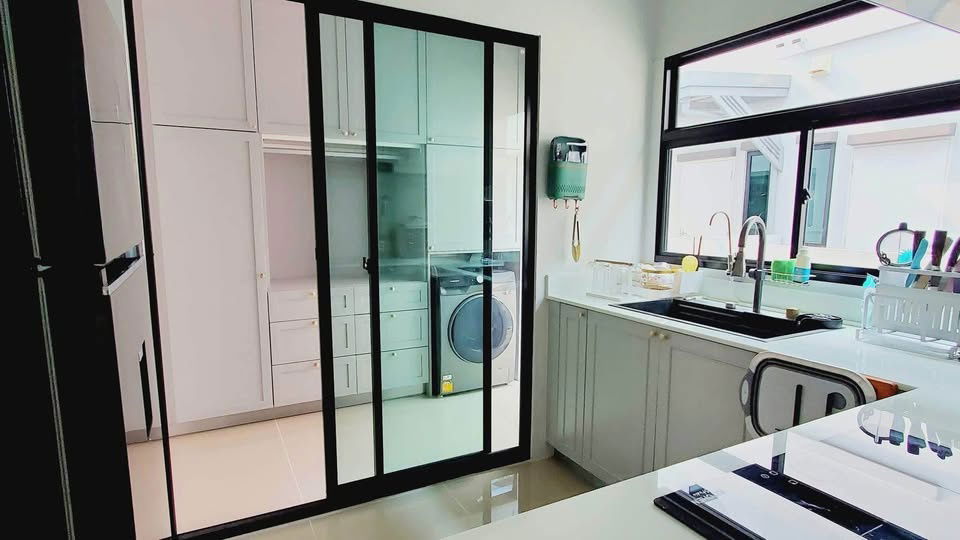 picture House for rent at Anasiri Ramkhamhaeng (Lat Krabang), 70,000 THB/month, Interested parties, please contact 089-4282491, or add us on Line at @rghome4u - 13/18