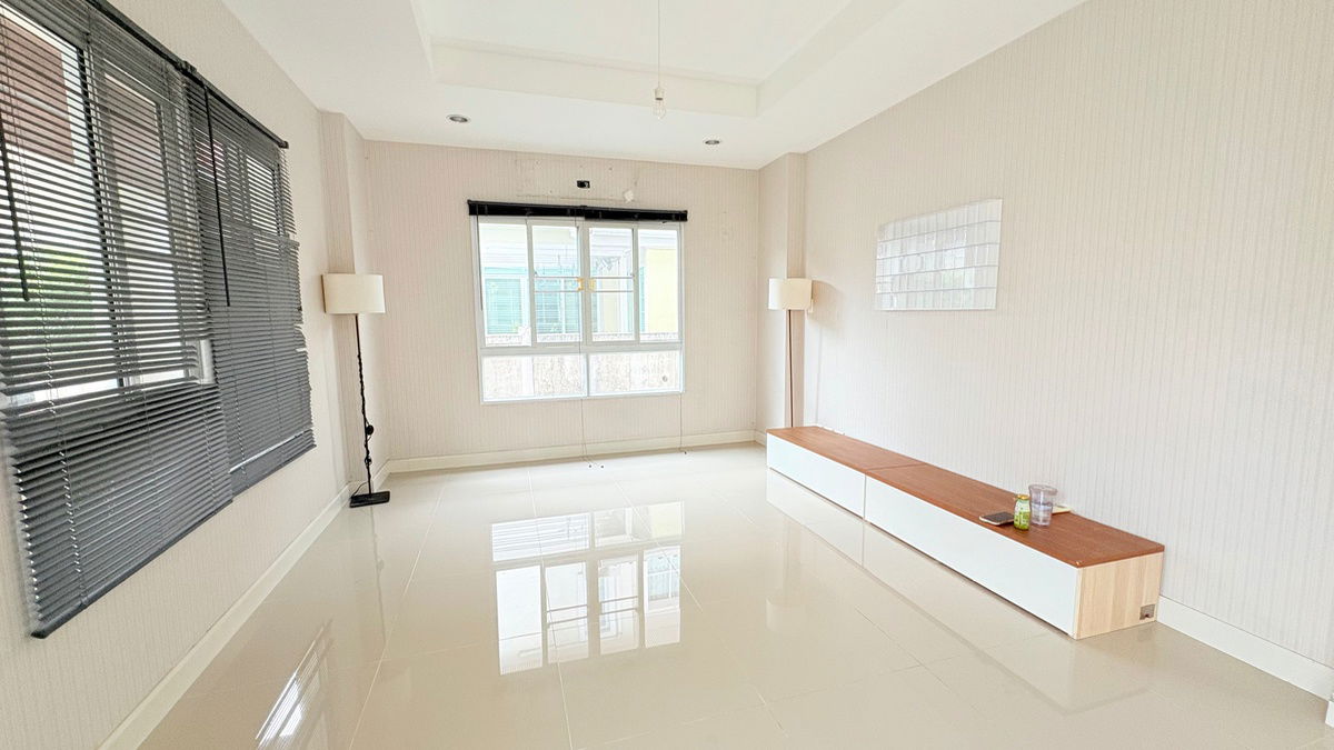 picture 🏡 Corner Single House – Ready Move In ✨Area: 62 sq.wah (≈ 248 m²) 	•	Usable area: 172 sq.m.	4 Bed | 3 Bath, Soi Ram Inthra 65, near Thanommitr Market - 4/15