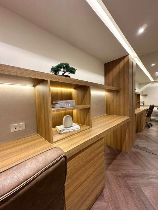 รูป ขายคอนโดศรีธนา 2 ชั้น 4 ห้อง 2 ห้องนอน ขนาดกว้างขวาง บนถนนห้วยแก้ว นิมมานเหมินทร์ ตกแต่งบิ้วอินเฟอร์นิเจอร์และเครื่องใช้ไฟฟ้าครบ- SW002887 - รูปที่ 23/32