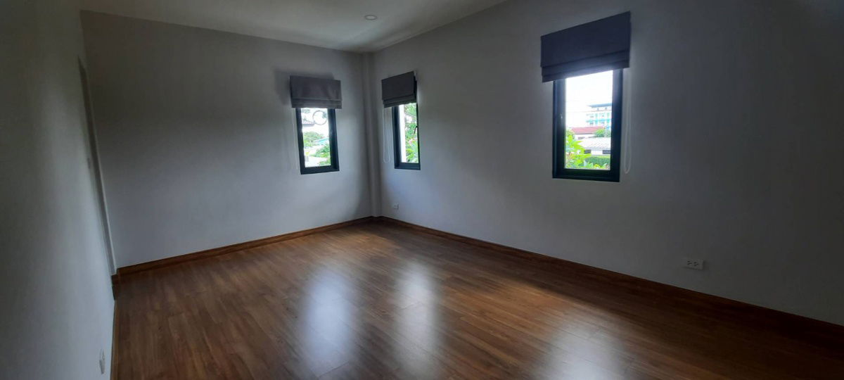 รูป ให้เช่าบ้านเดี่ยว หมู่บ้าน CENTRO Vibhavadi   | 70,000 บ./ด. | ที่ดินขนาด 63 ตรว.  4 ห้องนอน  6ห้องน้ำ 1ห้องครัว 2ห้องโถง  |ที่จอดรถในร่ม 3 คัน - รูปที่ 17/24