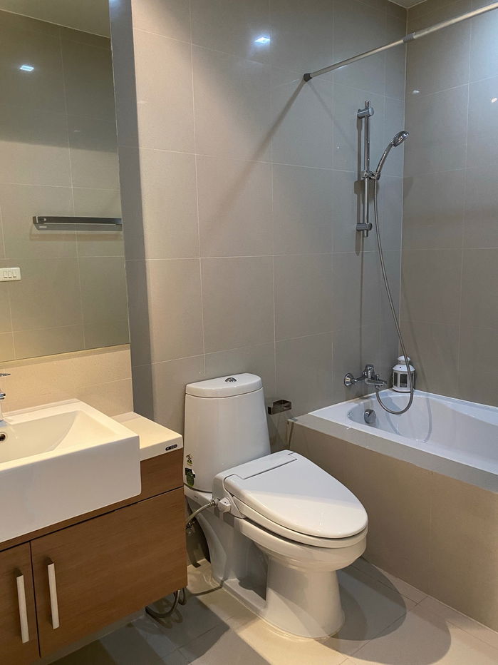 picture 2 bedroom at Noble Refine (BTS phromphong, Emsphere) - 2/6