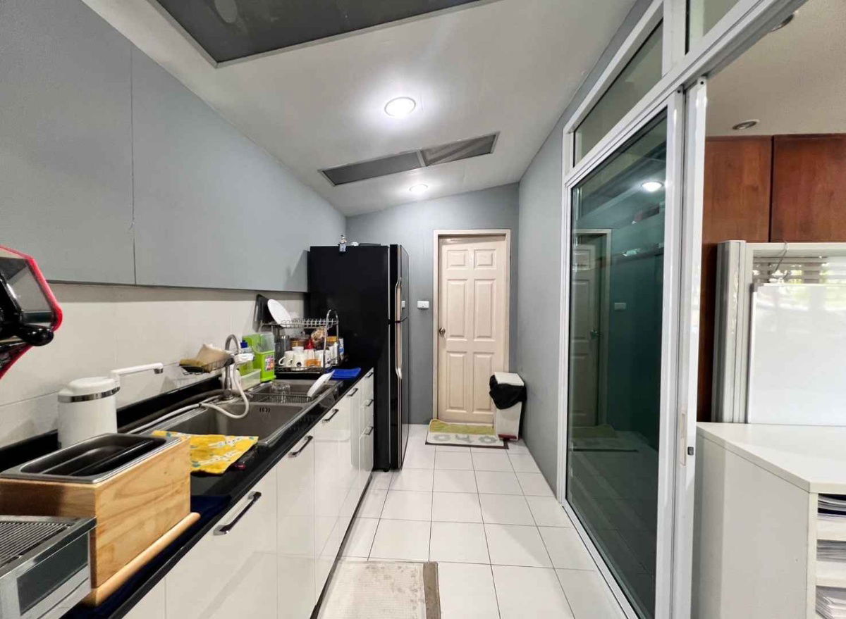 picture Home Office for Sale – The Paradise, Chaengwattana 14 — ready to move in. Only 650 m. to Chaengwattana 14 BTS Station. - 12/14
