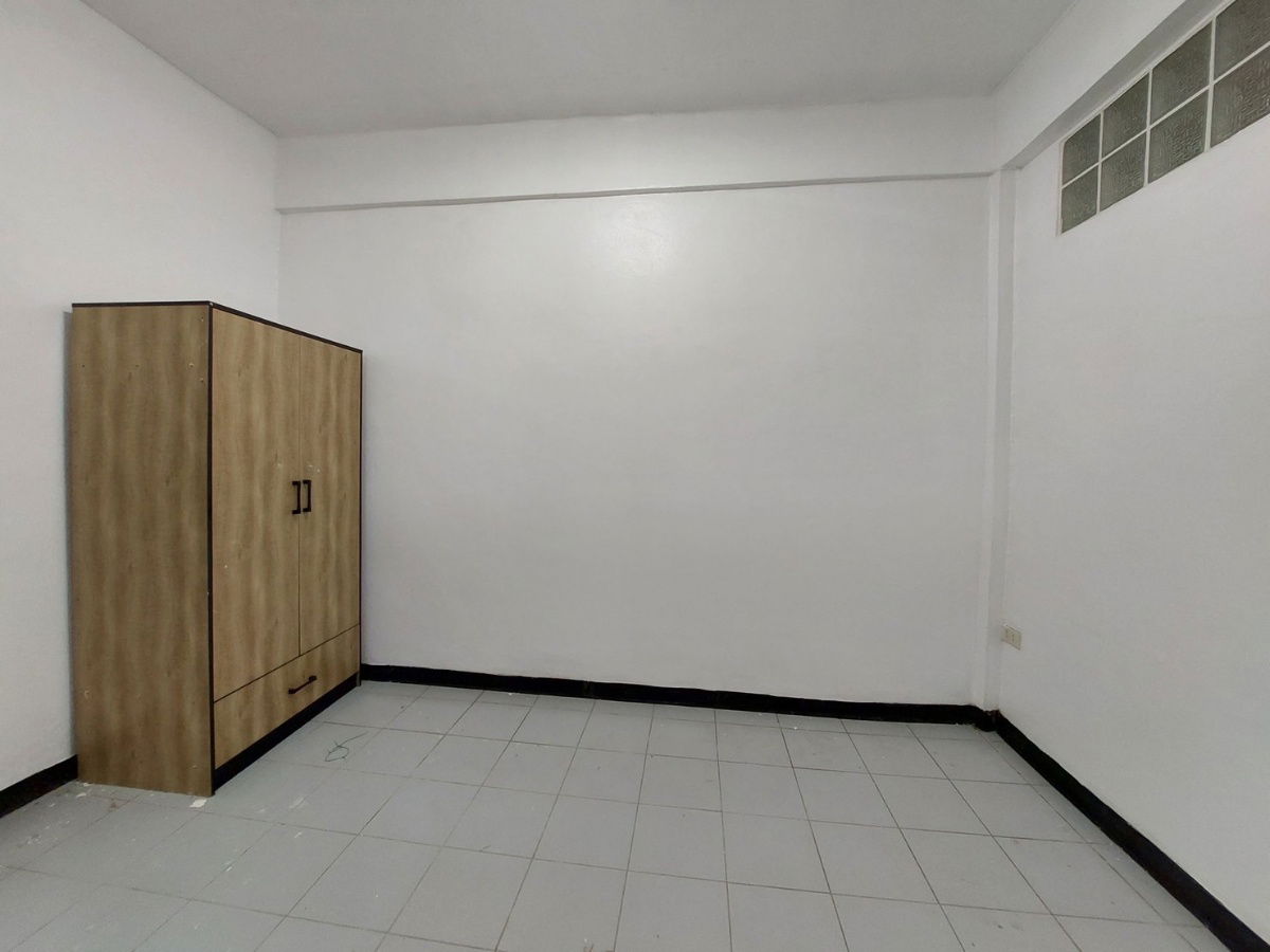 picture Townhouse For Rent Rangsiya2 Soi Wachiratham55 - 9/10