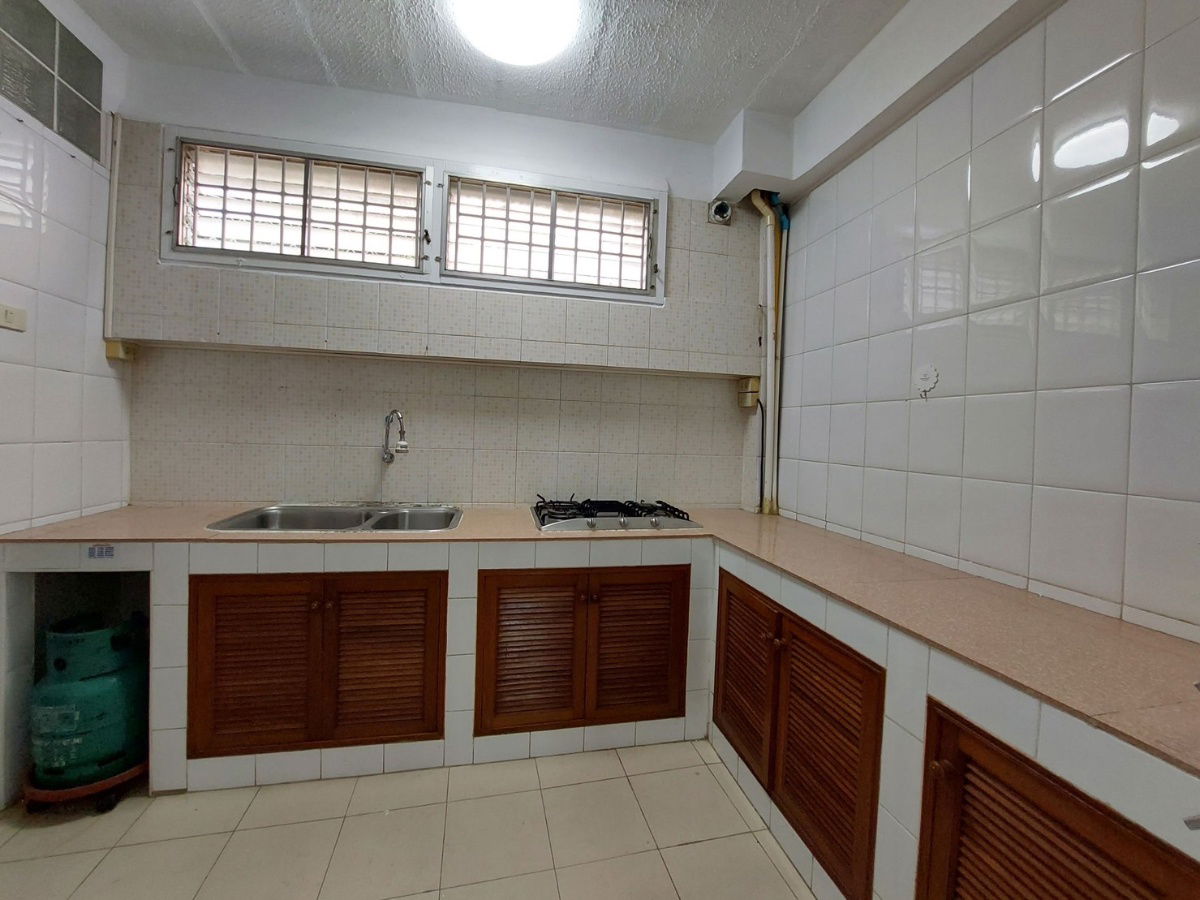 picture Townhouse For Rent Rangsiya2 Soi Wachiratham55 - 4/10