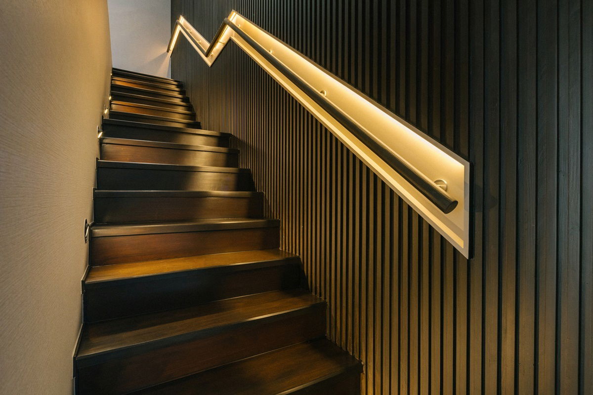 รูป Modern 3-Bedroom Duplex Penthouse for Sale in Nana - รูปที่ 14/23
