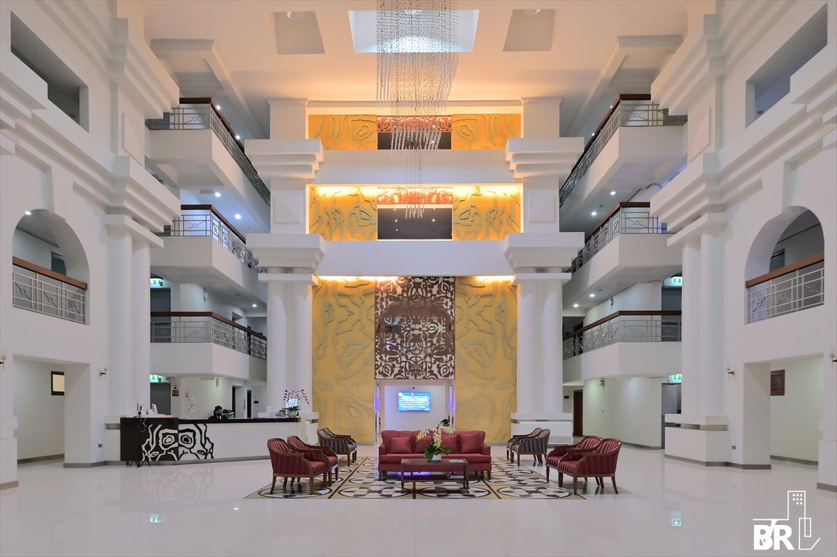 picture Royal Castle Sukhumvit 🌟 Spacious & Beautifully Designed Unit 🌟 Near BTS Thonglo - 3/7