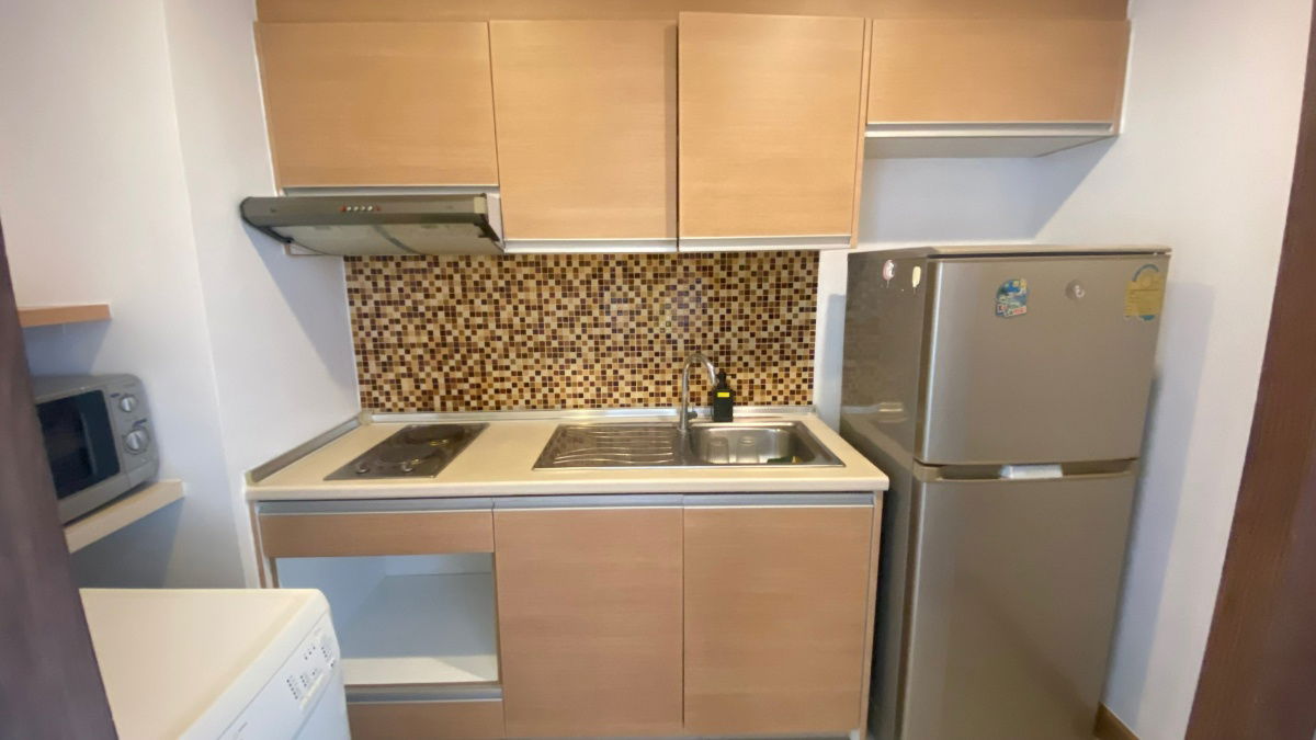 picture Le Luk condo for rent  16,500 a month studio 38sqm fully furnished condo close to BTS Phrakhanong - 10/11