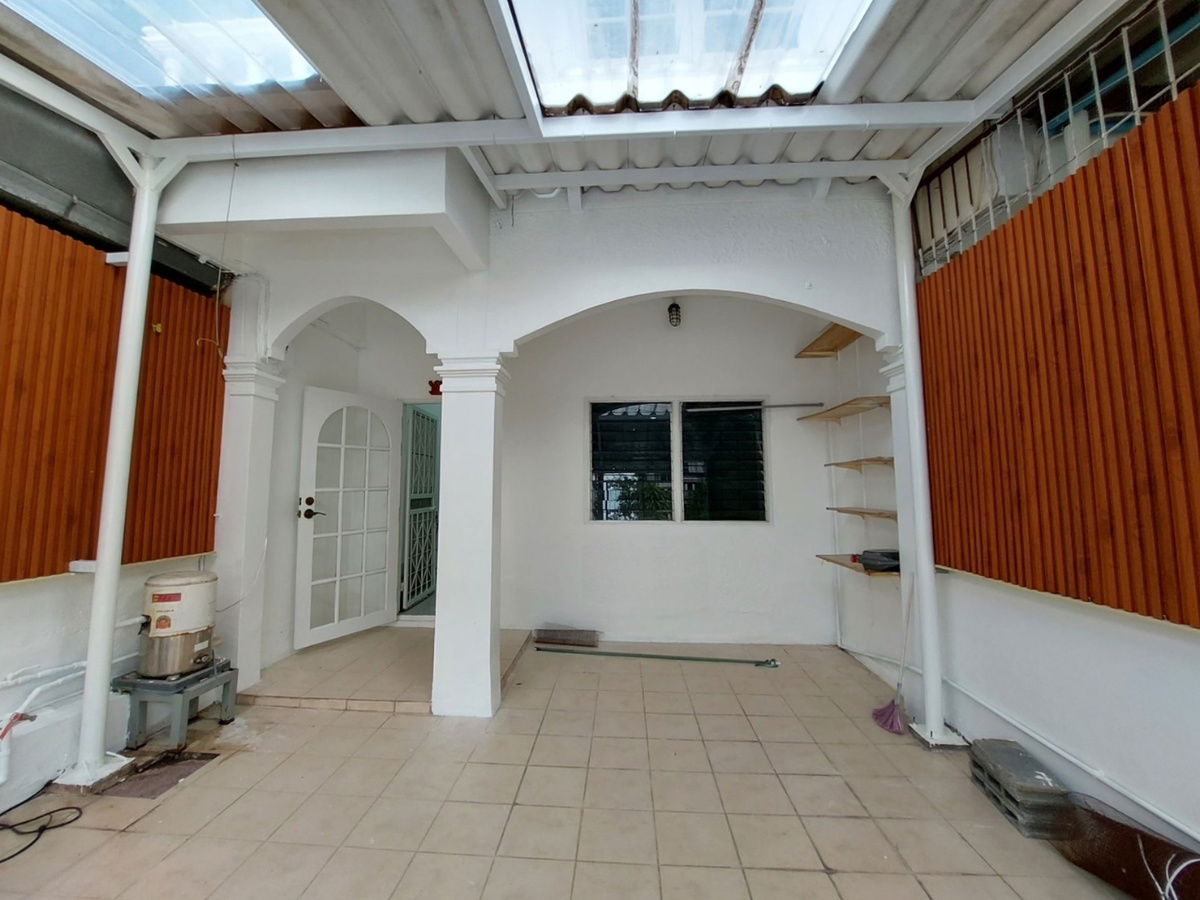 picture Townhouse For Rent Rangsiya2 Soi Wachiratham55 - 2/10