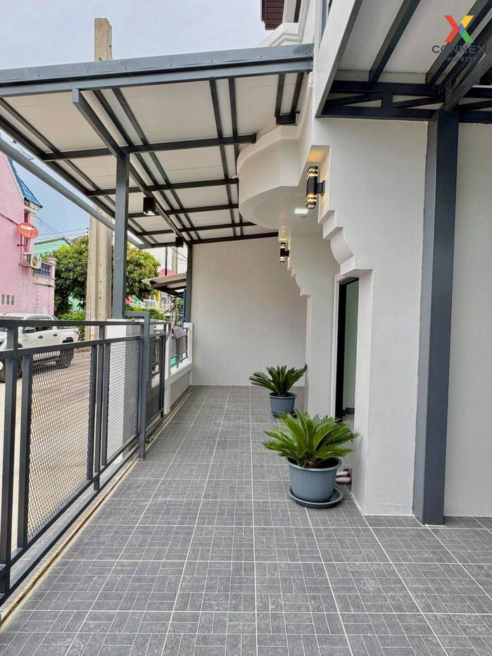 รูป ขายทาวน์เฮ้าส์/ทาวน์โฮม  บ้านรัตนธานี (บางบัวทอง) รีโนเวทใหม่ บางรักพัฒนา บางบัวทอง นนทบุรี CX-128729 ✅ ทักไลน์ @connexproperty ตอบทันที ทีมงานมืออาชีพ ✅  - รูปที่ 3/12