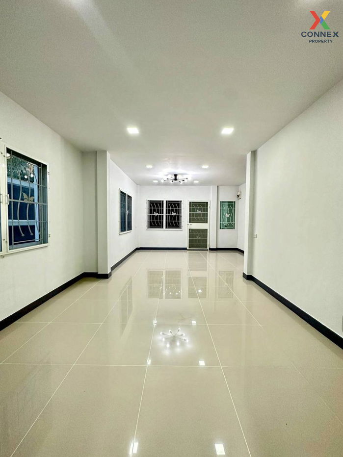 รูป ขายทาวน์เฮ้าส์/ทาวน์โฮม  บัวทองธานี เฟส 17 รีโนเวทใหม่ บางบัวทอง บางบัวทอง นนทบุรี CX-129371 ✅ ทักไลน์ @connexproperty ตอบทันที ทีมงานมืออาชีพ ✅  - รูปที่ 6/12
