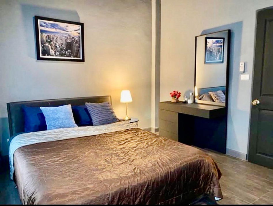 picture code : B220 Baan Klang Muang The Paris Krungthep Kreetha - 5/12