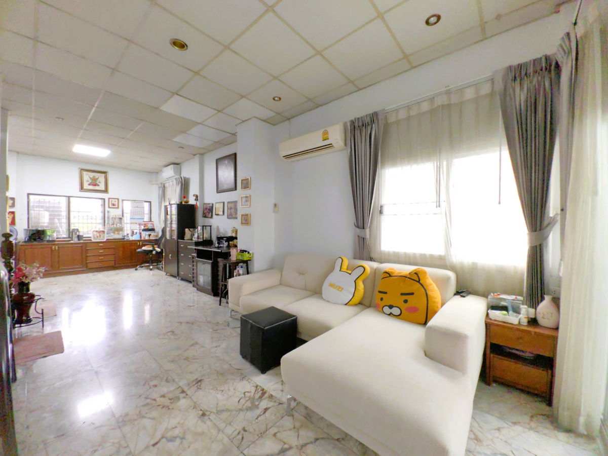รูป ทาวน์โฮม 2 ชั้น 39 ตร.ว. ทำเลดี เดินทางสะดวก ใกล้แฟชั่นไอส์แลนด์   - รูปที่ 5/29