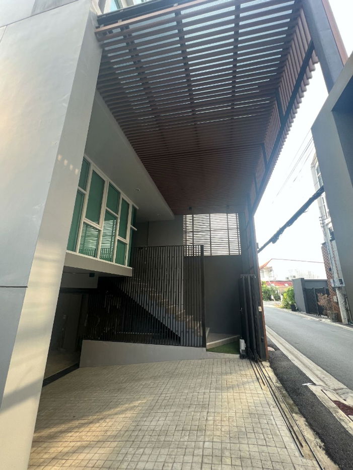 รูป ขายโฮมออฟฟิศ 4ชั้น 38.5 ตรว. 585 ตรม. จอดรถได้ 5 คัน สุขุมวิท 101/1 เขตพระโขนง กรุงเทพ - รูปที่ 7/8