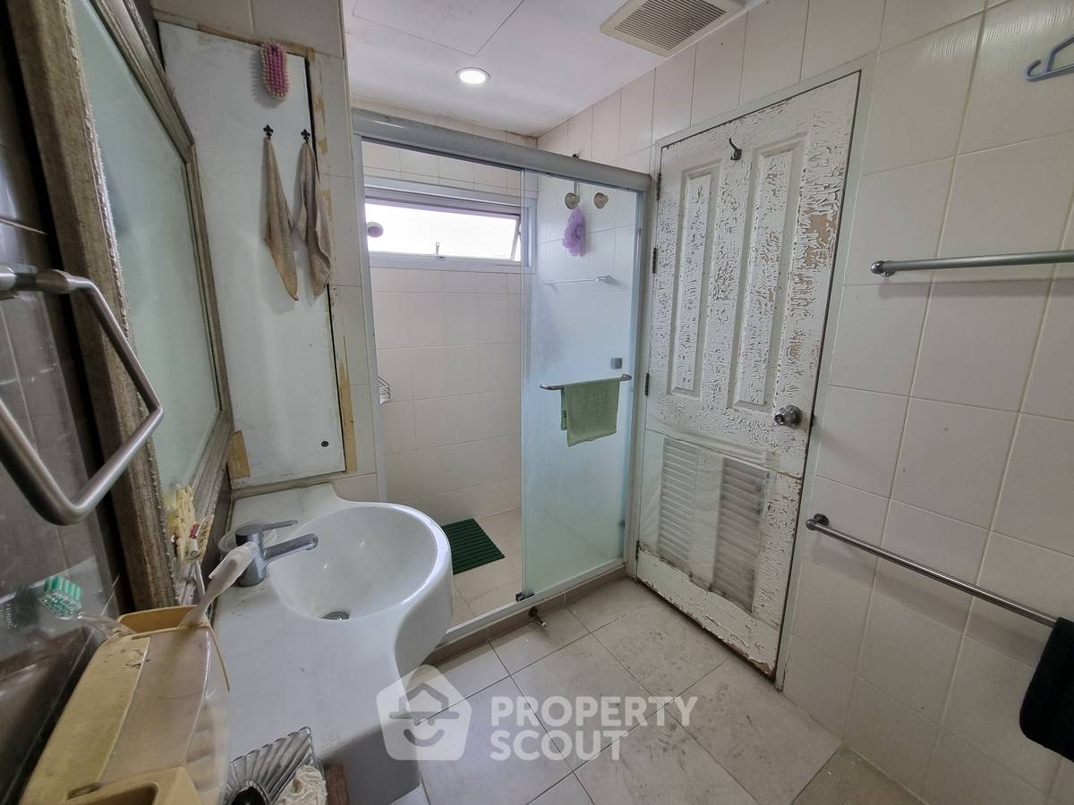 picture 2-BR Condo at Thana Arcadia Charansanitwong near MRT Bang Yi Khan (ID 2073270) - 10/14