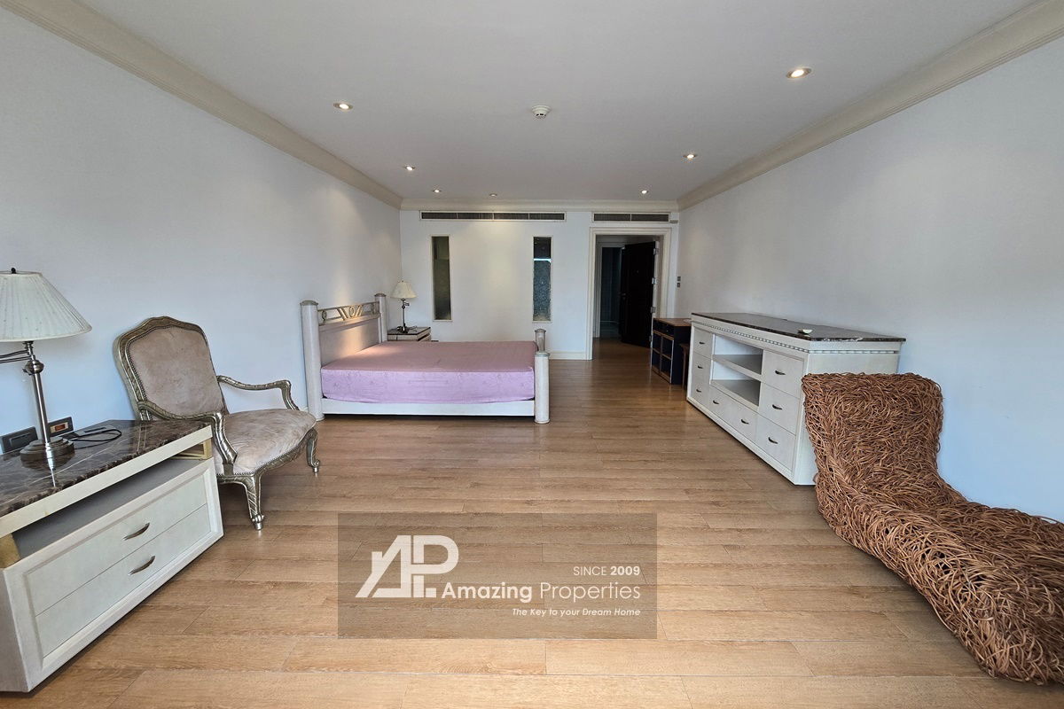 picture 4 bedroom Duplex Penthouse in Ploenchit - 12/24