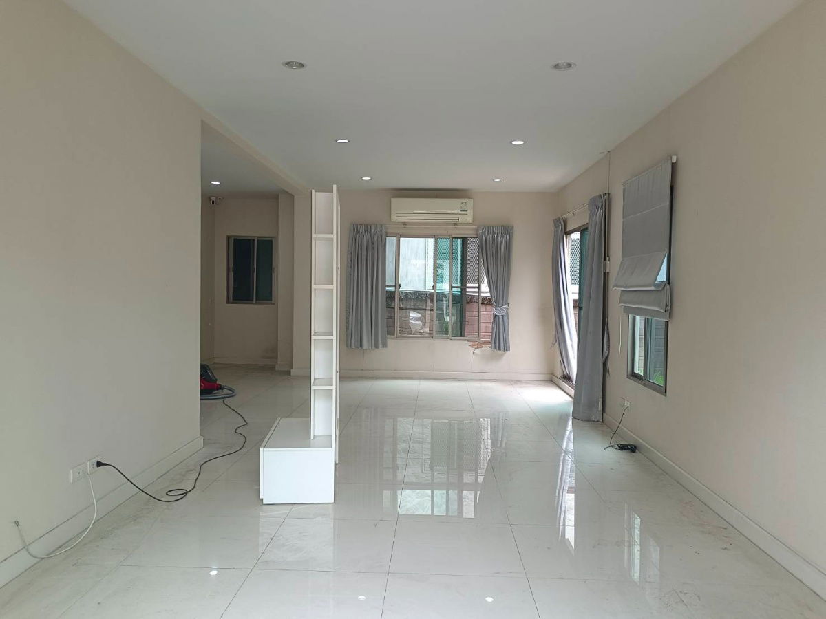 รูป ขาย  บ้านเดี่ยว พื้นที่กว้าง 3 ห้องนอน ที่ หมู่บ้าน The Plant Estique, ใกล้ห้าง Lotus พัฒนาการ ห้าง ธัญญา Park - รูปที่ 3/16